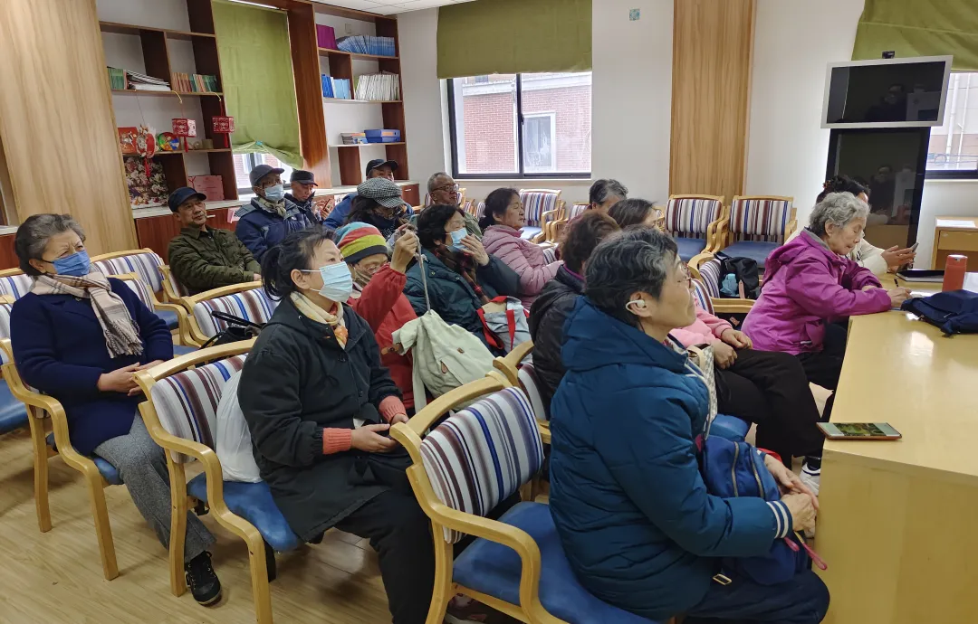 【東曙公益】隔代話(huà)護(hù)理，健康伴成長(zhǎng)，開(kāi)啟呵護(hù)成長(zhǎng)之門(mén)