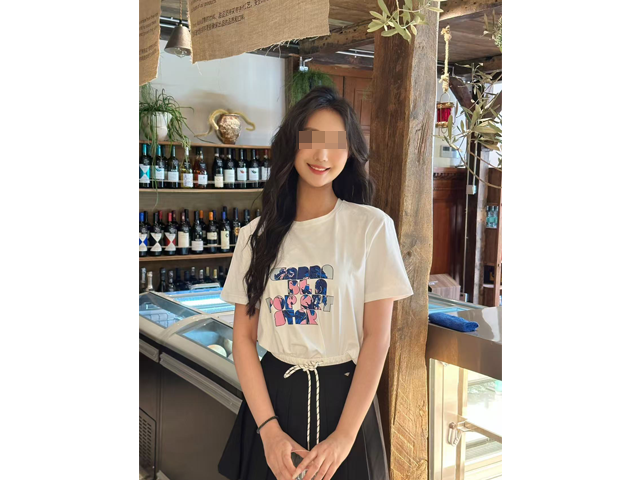 云南校園服裝定制logo 霓裳閣心衣服裝用品供應(yīng)