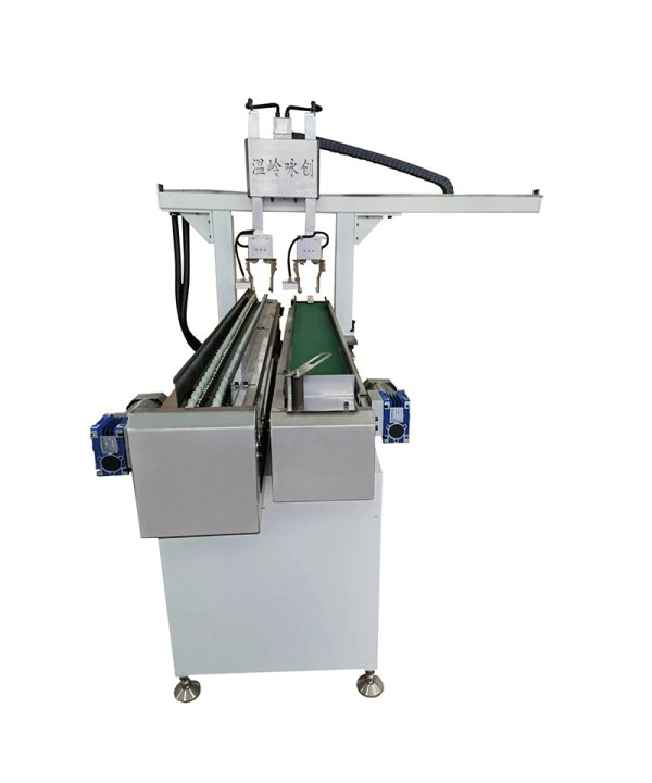 三軸伺服雙機械手送料機