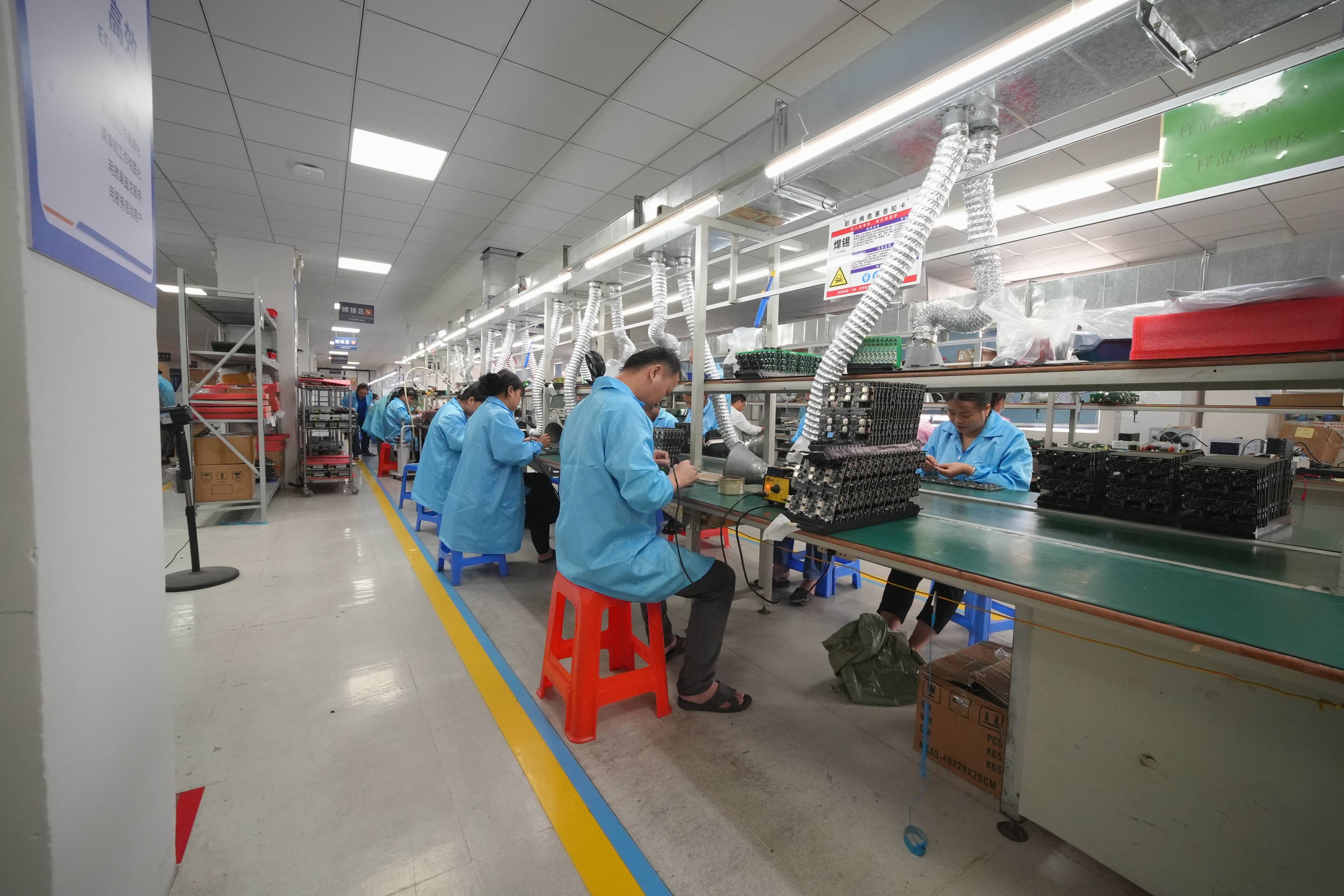 昌鸿鑫专业汽车启动电源车载打气泵PCBA方案定制、户外移动储能电源PCBA方案定制成差异化关键