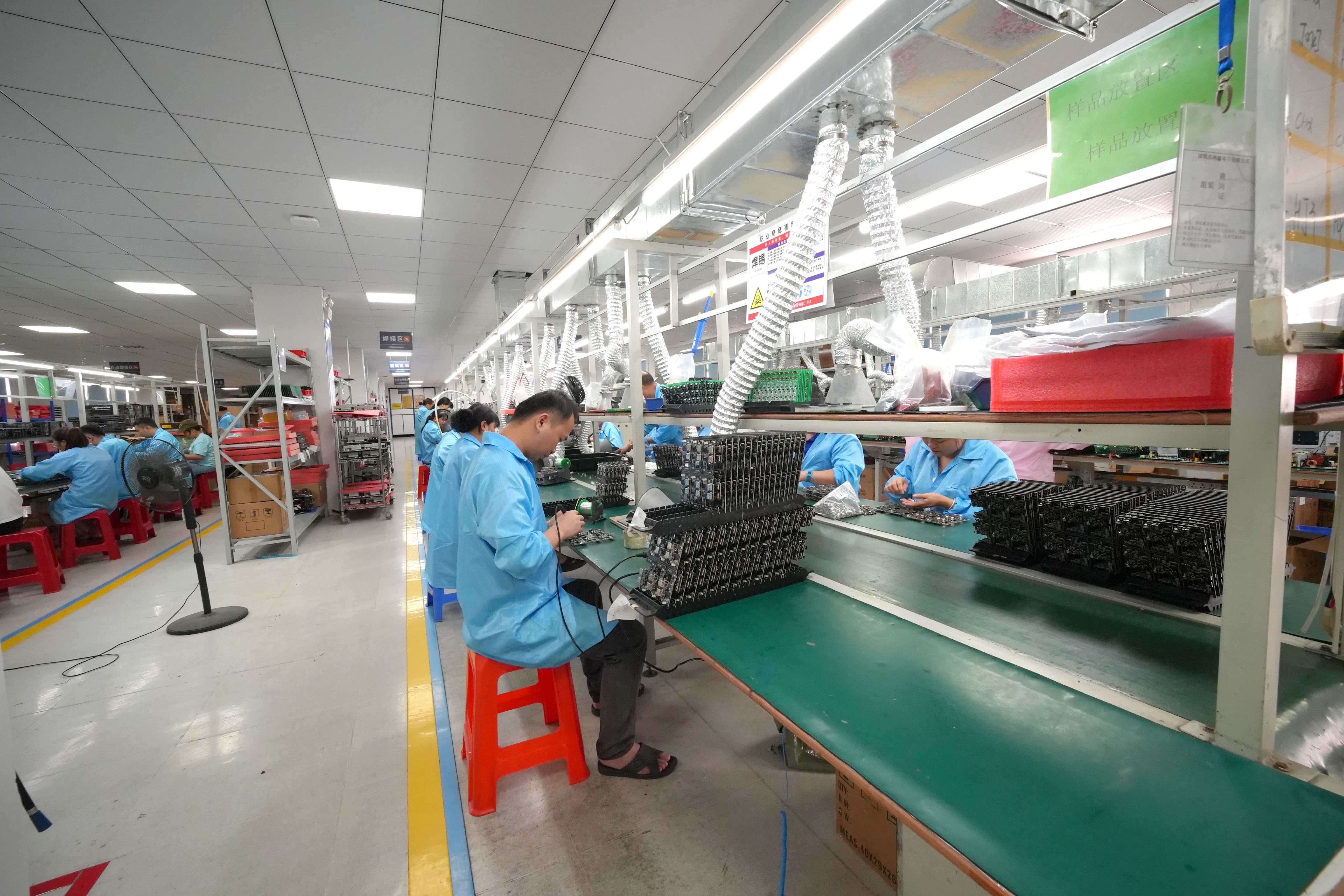 户外储能电源新趋势：双向逆变与MPPT技术如何提升充电效率？