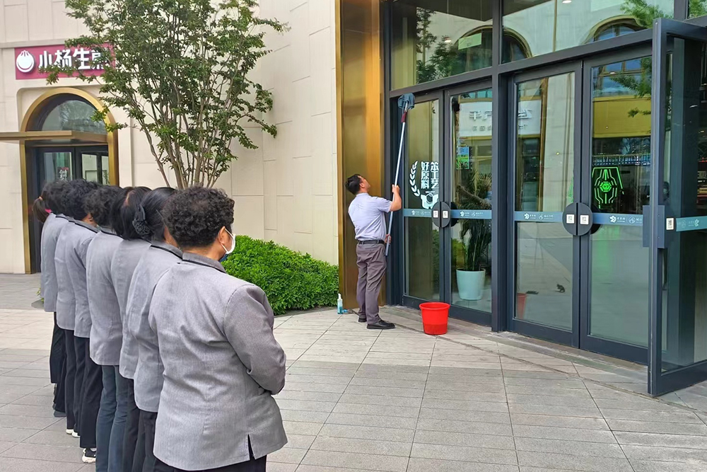 開(kāi)荒保潔服務(wù)助力新居煥然一新