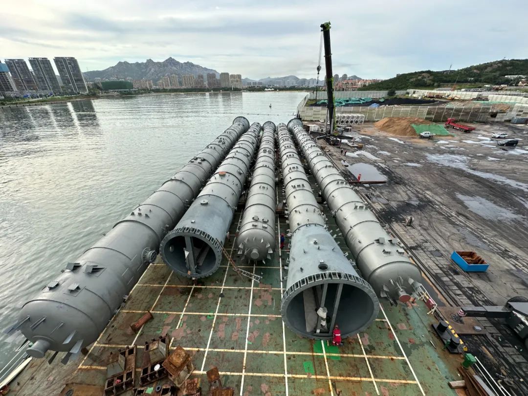 廣西石化一體化改造項目多批次重型千噸級塔器順利交付