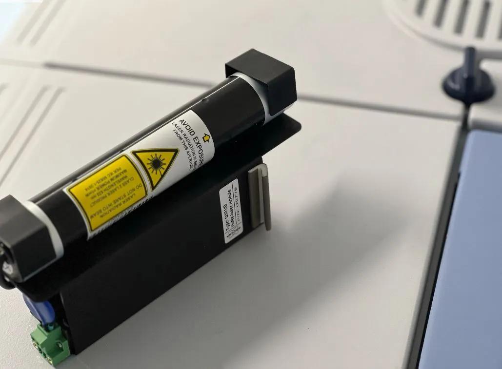 傅里葉變換近紅外光譜儀中的“隱形尺子”：氦氖激光器