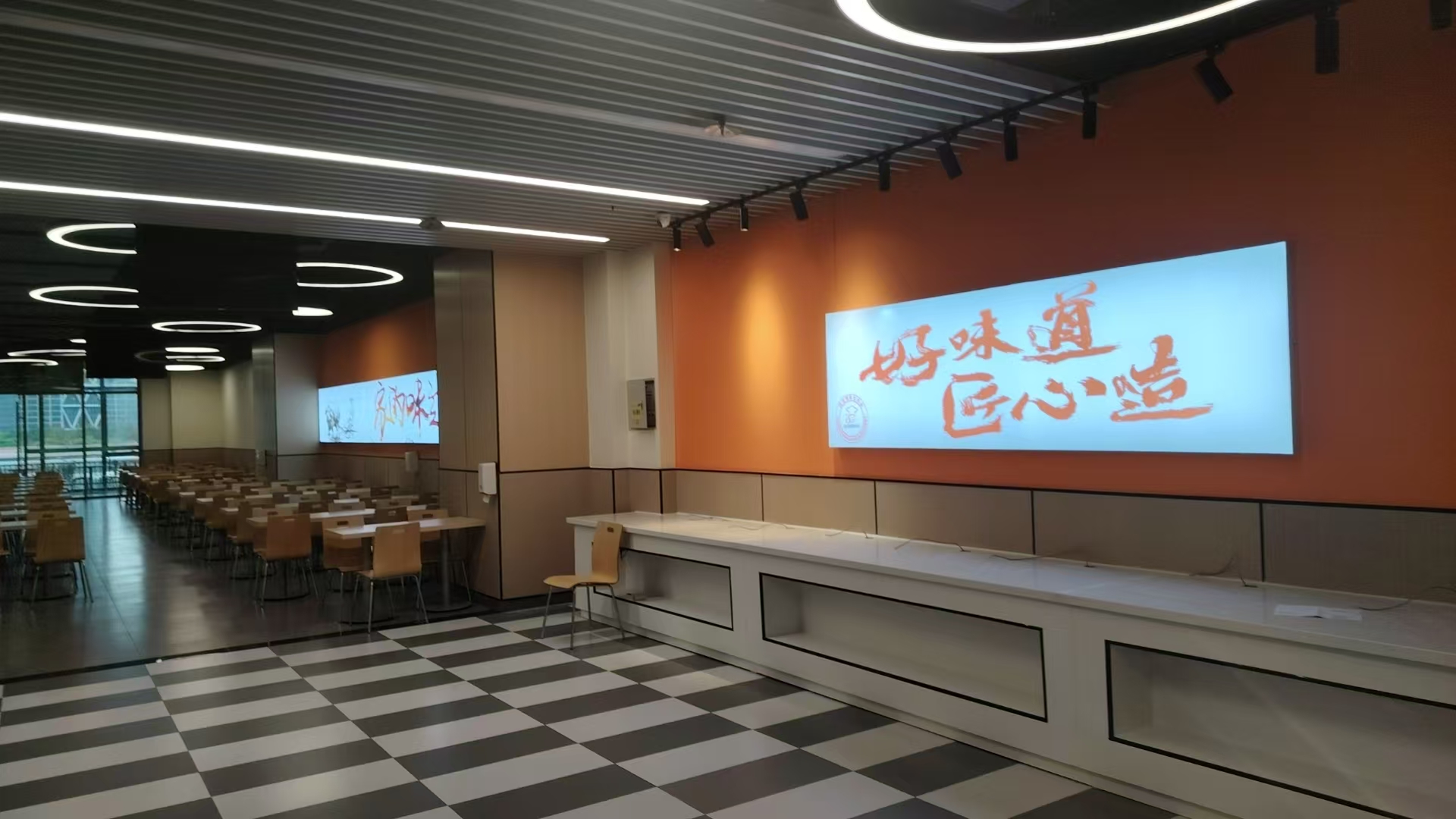 深圳經(jīng)驗(yàn)豐富的食堂承包專家 —— 佳佳順餐飲，用專業(yè)與口碑鑄就信賴