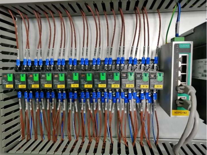 PLC控制柜4.png