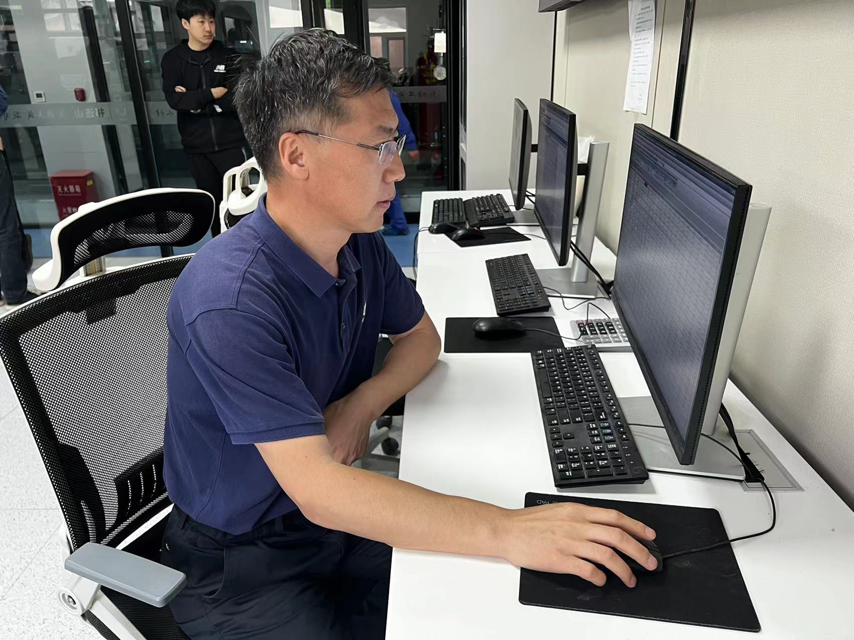 勞動(dòng)楷模 丨 劉英華：擇一事專一業(yè)精一行，勇攀水泥行業(yè)新高峰