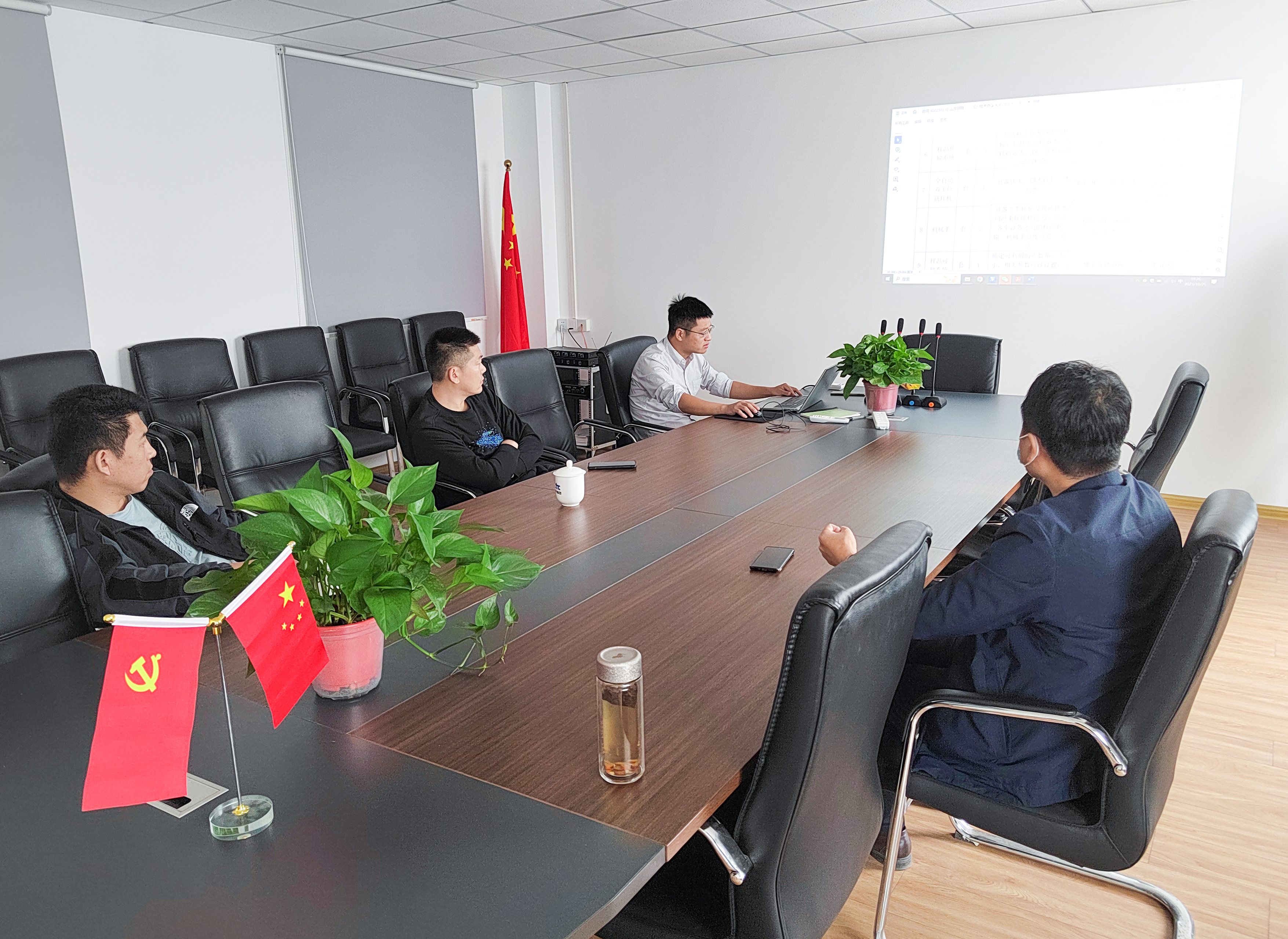 山東鋼鐵集團(tuán)永鋒臨港有限公司到國檢美諾福安徽工廠參觀考察