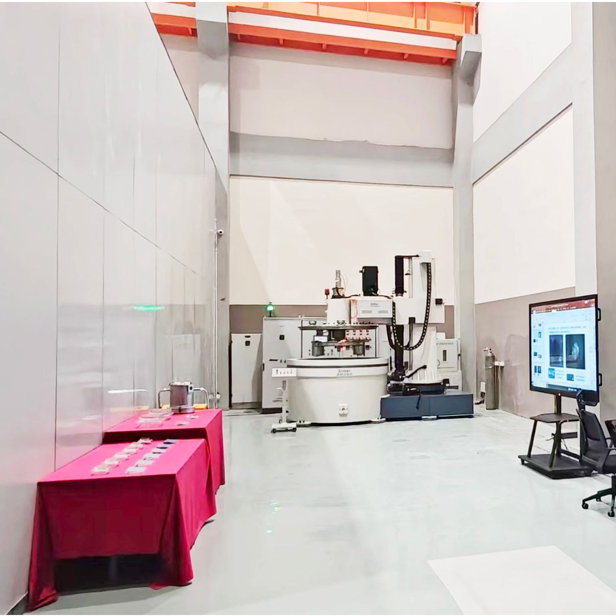 離心超重力定向凝固裝置