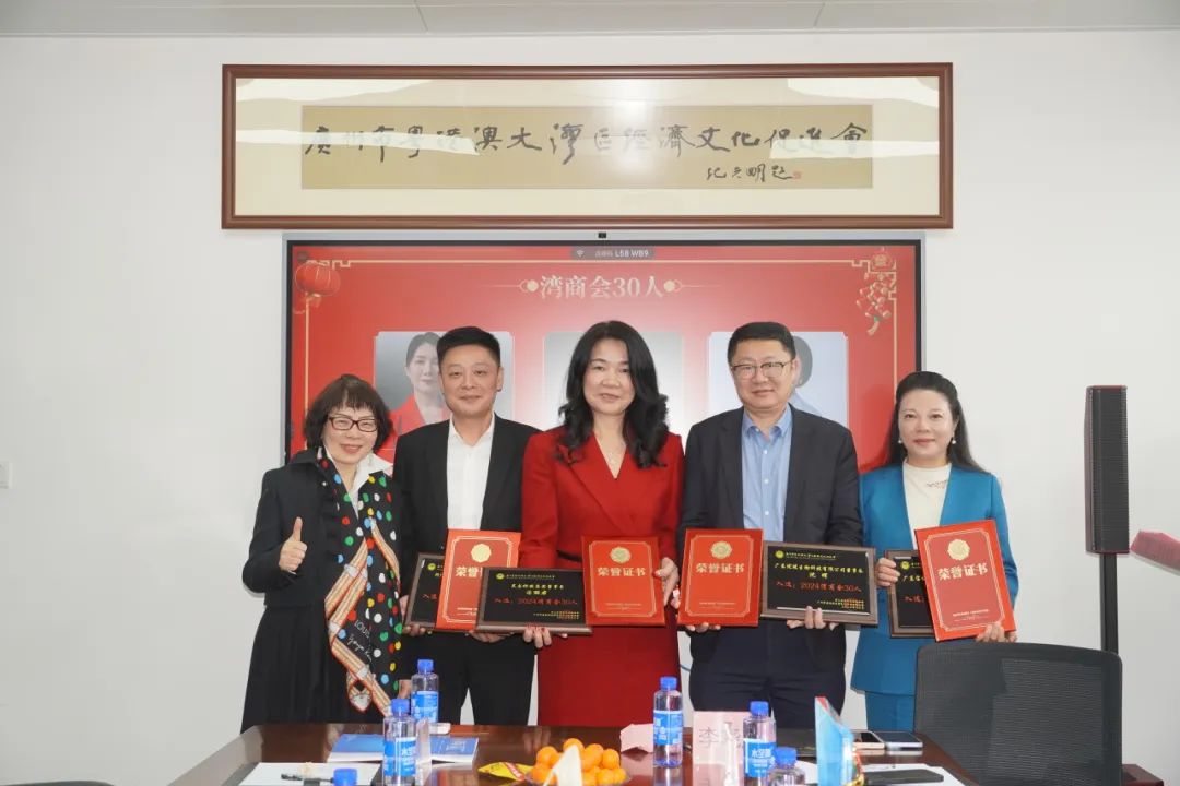 https://mmbiz.qpic.cn/mmbiz_jpg/ibaZZzbTY9mx0aPwxbRAwic4gqHW8XMEXYewYn5JqXYpb2HxwqVpEsA2lyoRiax7KbbdUInrL39gy5o3ho6KCOMrg/640?wx_fmt=jpeg