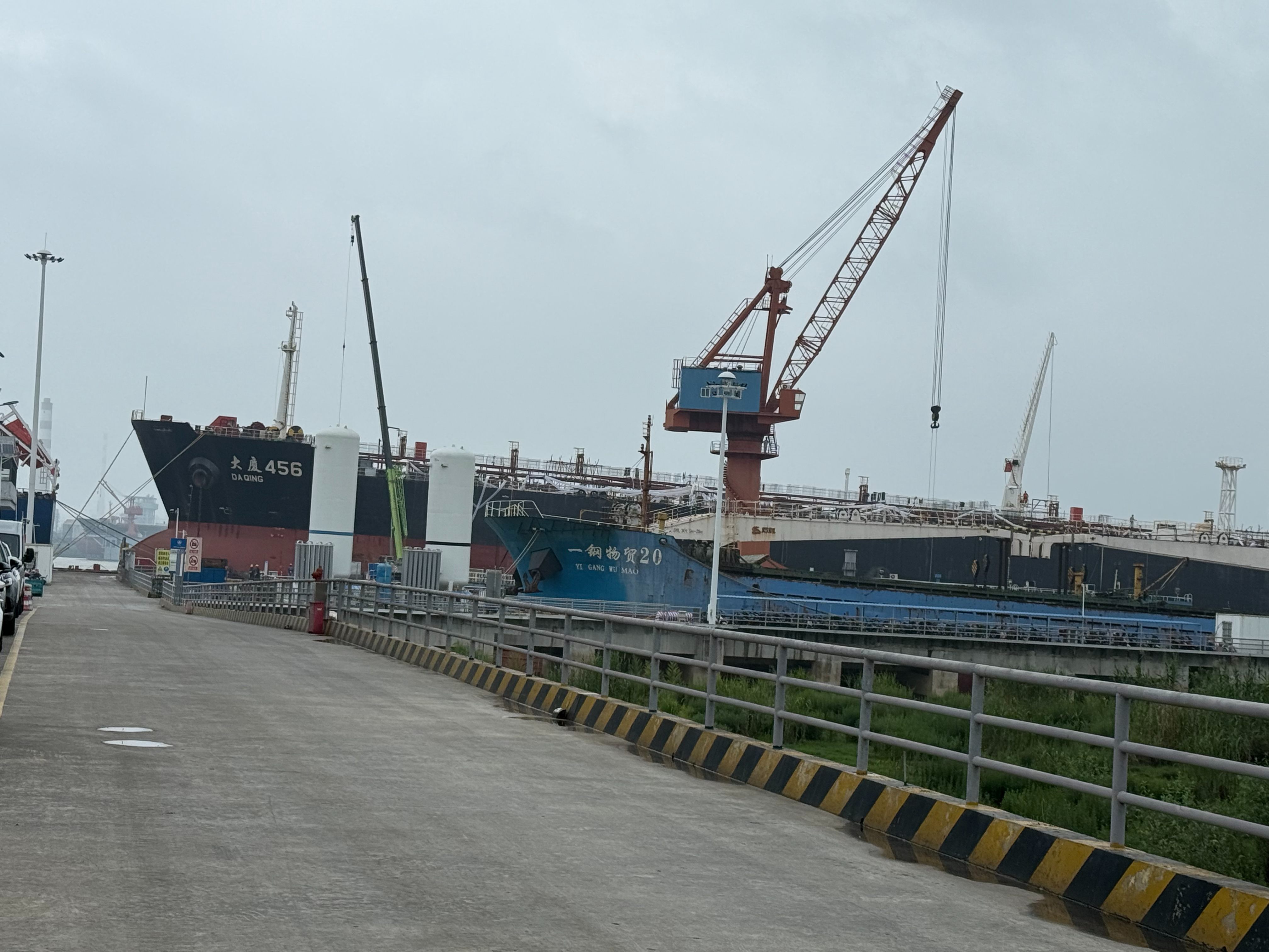 南油大慶456輪加裝航士光纖羅經