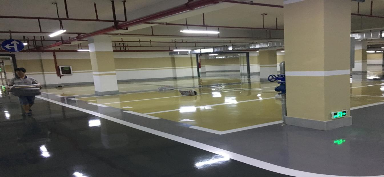 名居廣場地下停車場（深圳市）