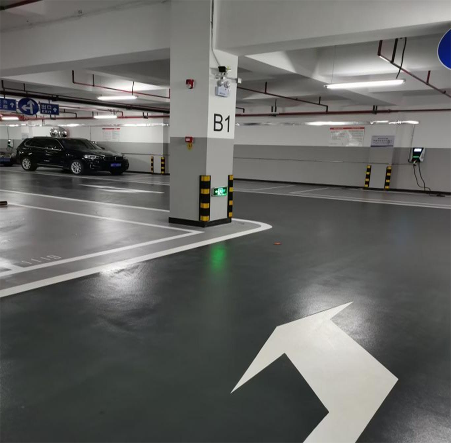 君勝煕瓏山花園地下停車場（深圳市）