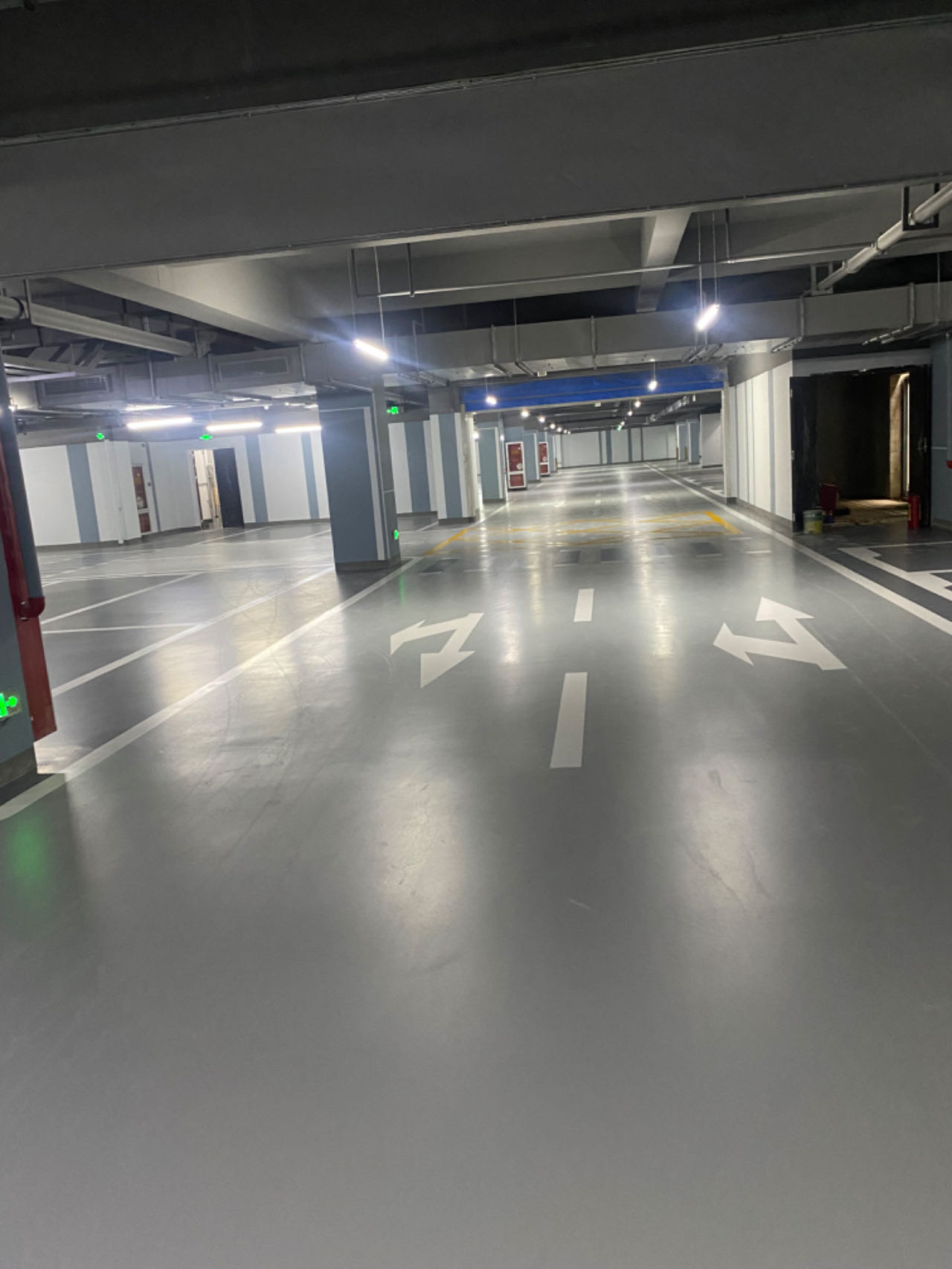 環(huán)氧樹脂厚膜地坪