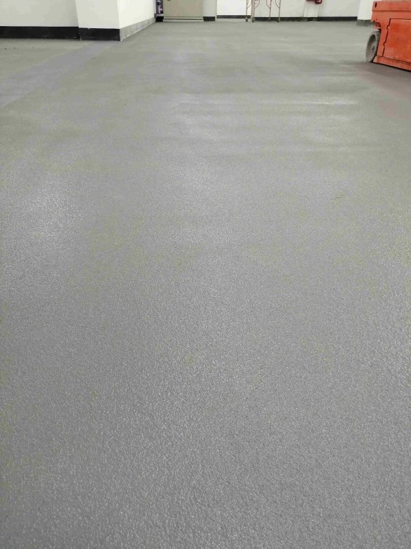 環(huán)氧砂粒防滑地坪