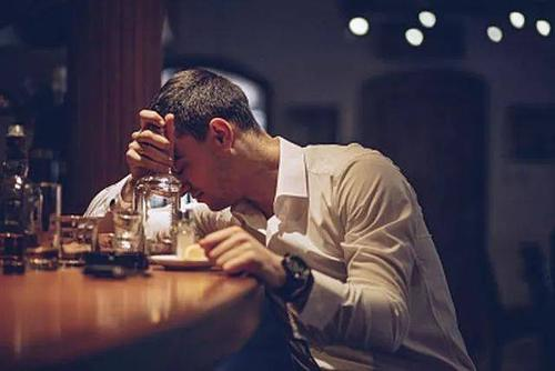 白酒喝多了怎么辦？這些方法助你緩解難受