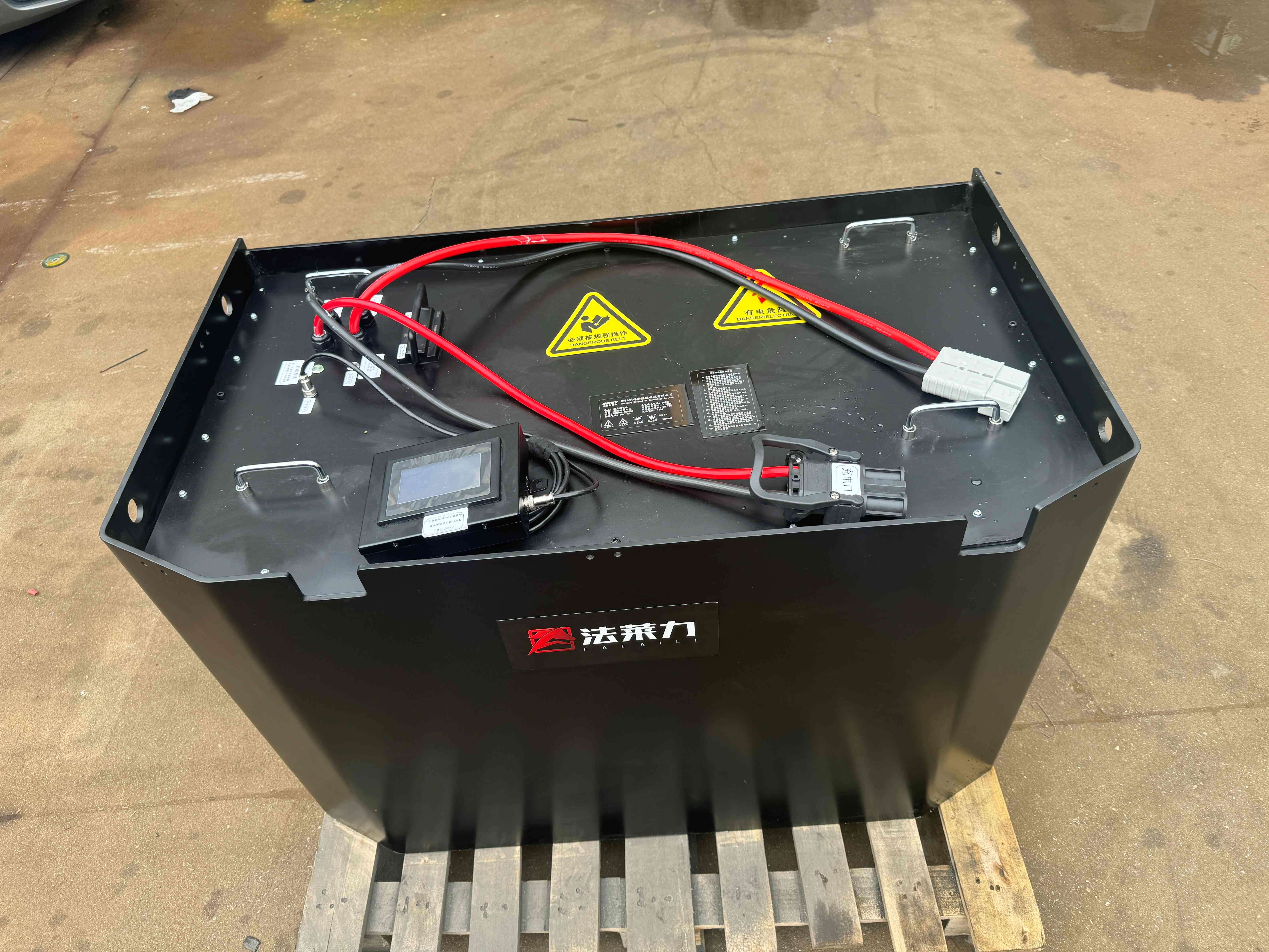 柳工CPD3035電動叉車鉛酸電池改鋰電池 原鉛酸電池80V500AH 改為鋰電池80V 400AH 柳工CPD3035電動叉車鉛酸電池改鋰電池 原鉛酸電池80V500AH 改為鋰電池80V 400AH