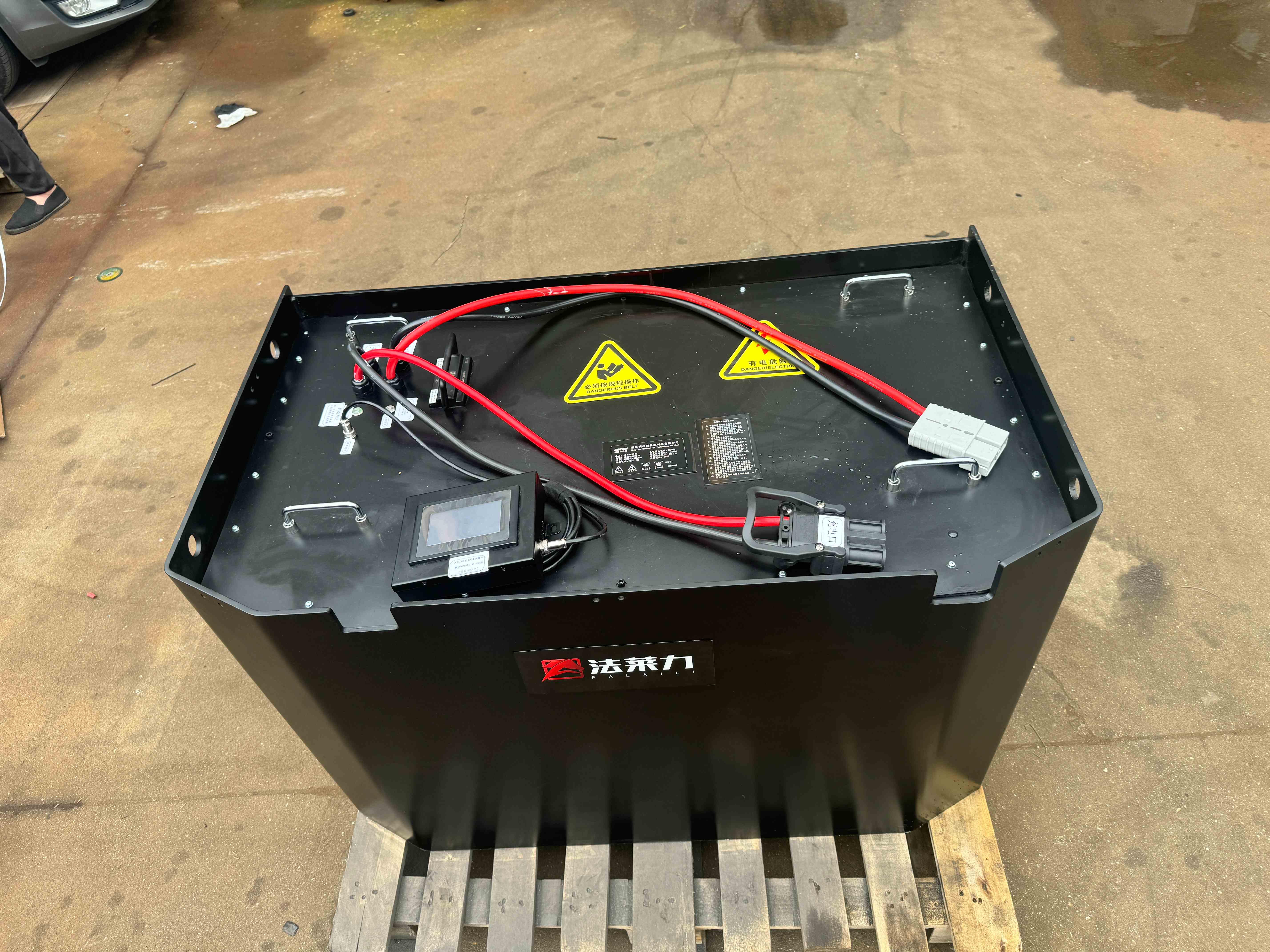 柳工CPD3035電動叉車鉛酸電池改鋰電池 原鉛酸電池80V500AH 改為鋰電池80V 400AH 柳工CPD3035電動叉車鉛酸電池改鋰電池 原鉛酸電池80V500AH 改為鋰電池80V 400AH