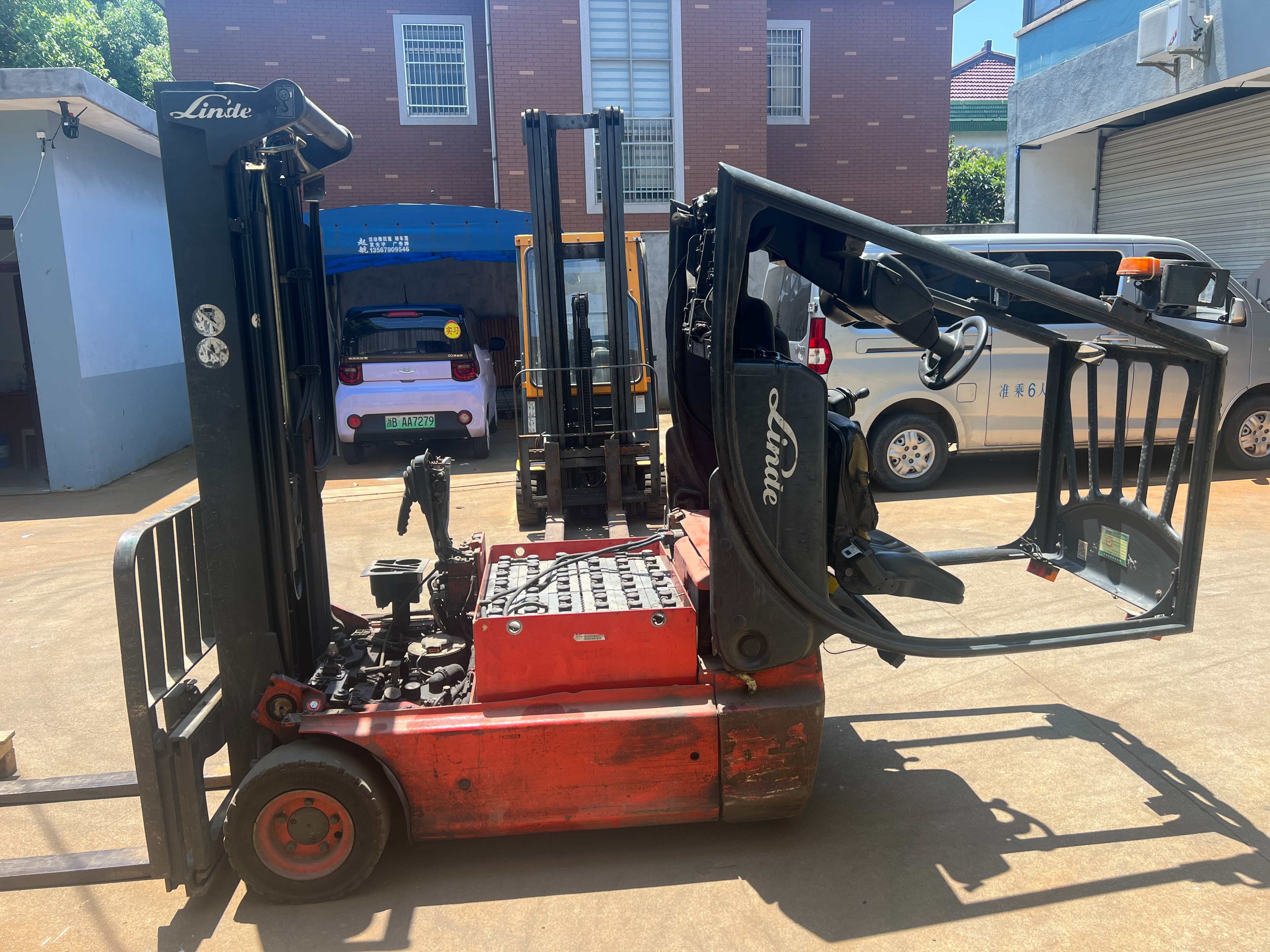 林德E16E18E20電動叉車鉛酸電池改鋰電池 原鉛酸電池48V700AH鋰電池51.2V600AH 林德E16E18E20電動叉車鉛酸電池改鋰電池 原鉛酸電池48V700AH鋰電池51.2V600AH