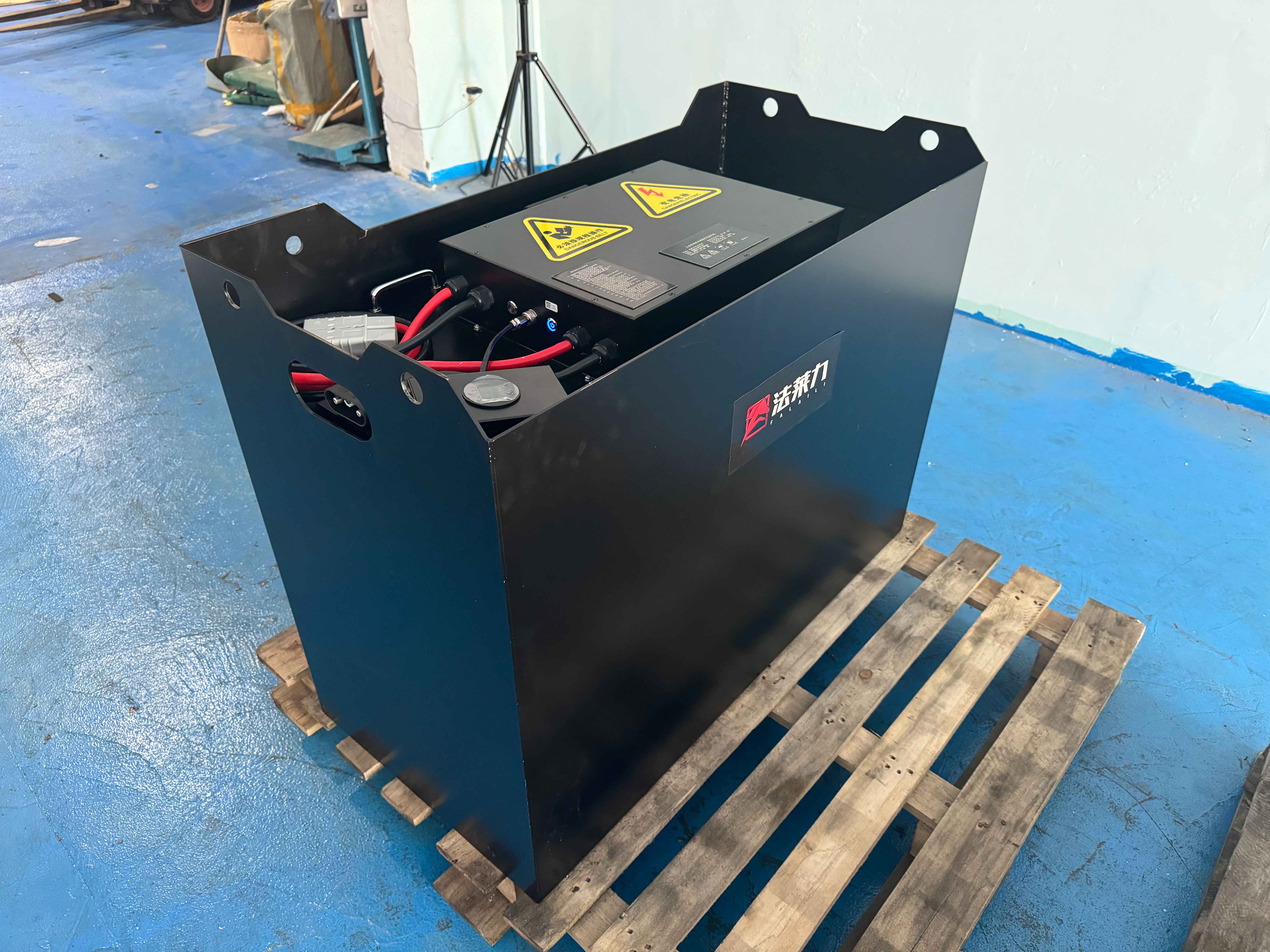 寶驪CPD2025電動(dòng)叉車鉛酸電池改鋰電池 原鉛酸電池48V630AH 改為鋰電池51.2V 600AH 寶驪CPD2025電動(dòng)叉車鉛酸電池改鋰電池 原鉛酸電池48V630AH 改為鋰電池51.2V 600AH