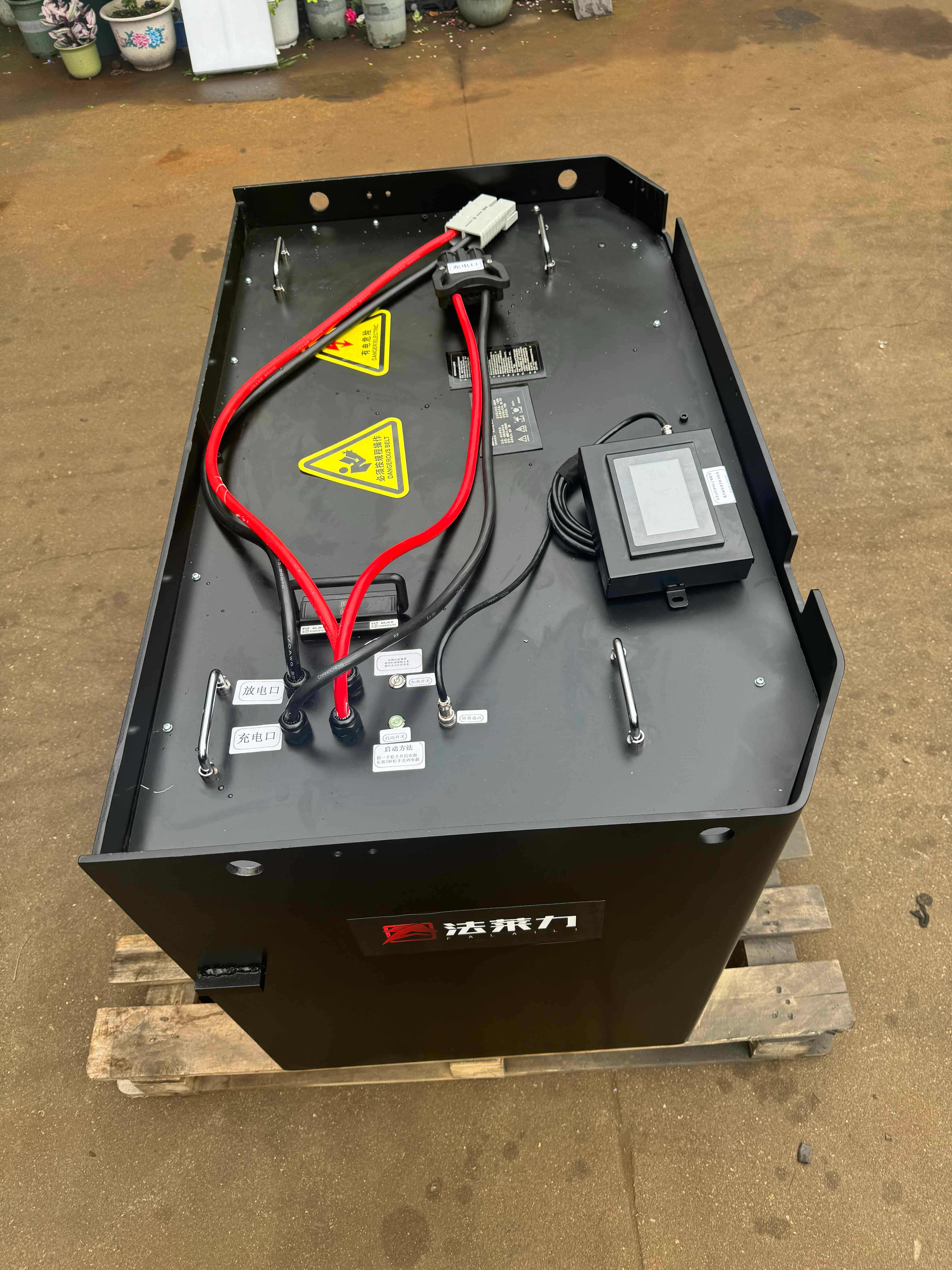 柳工CPD3035電動叉車鉛酸電池改鋰電池 原鉛酸電池80V500AH 改為鋰電池80V 400AH 柳工CPD3035電動叉車鉛酸電池改鋰電池 原鉛酸電池80V500AH 改為鋰電池80V 400AH