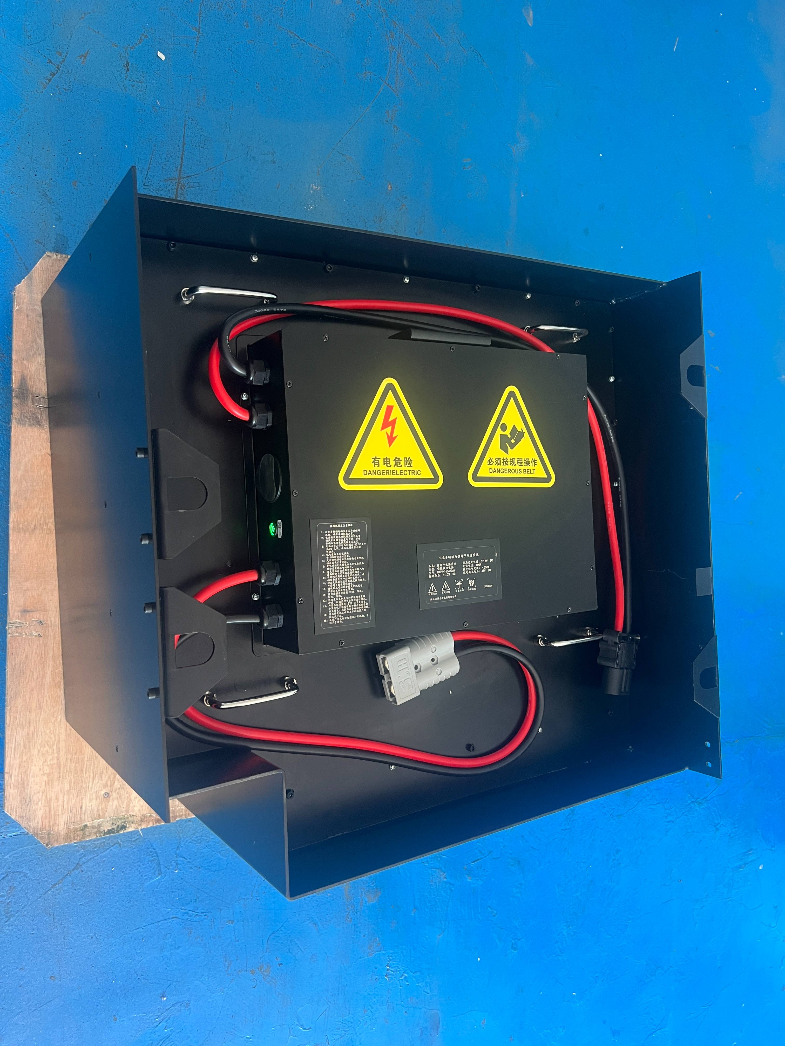 豐田叉車7FB2025電動叉車鉛酸電池改鋰電池原鉛酸電池改為51.2V460AH 豐田叉車7FB2025電動叉車鉛酸電池改鋰電池原鉛酸電池改為51.2V460AH