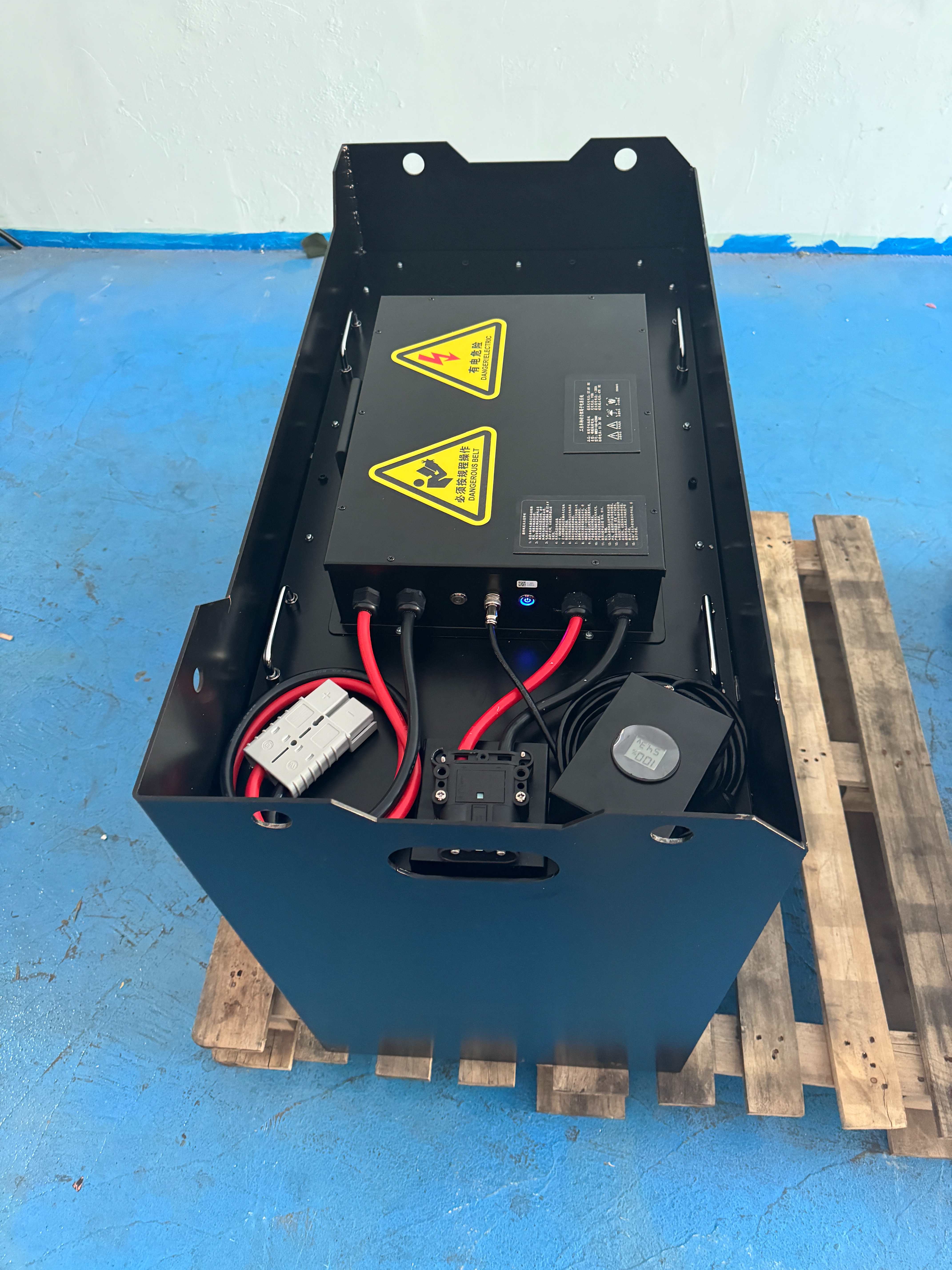 寶驪CPD2025電動(dòng)叉車鉛酸電池改鋰電池 原鉛酸電池48V630AH 改為鋰電池51.2V 600AH 寶驪CPD2025電動(dòng)叉車鉛酸電池改鋰電池 原鉛酸電池48V630AH 改為鋰電池51.2V 600AH