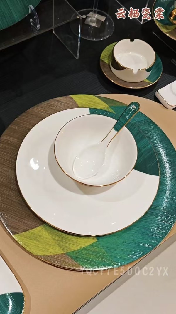 峰戀疊翠