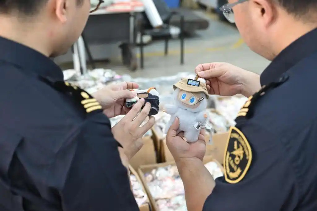 銷售上海市玩偶銷毀報價上海半片云環(huán)?？萍脊?yīng)