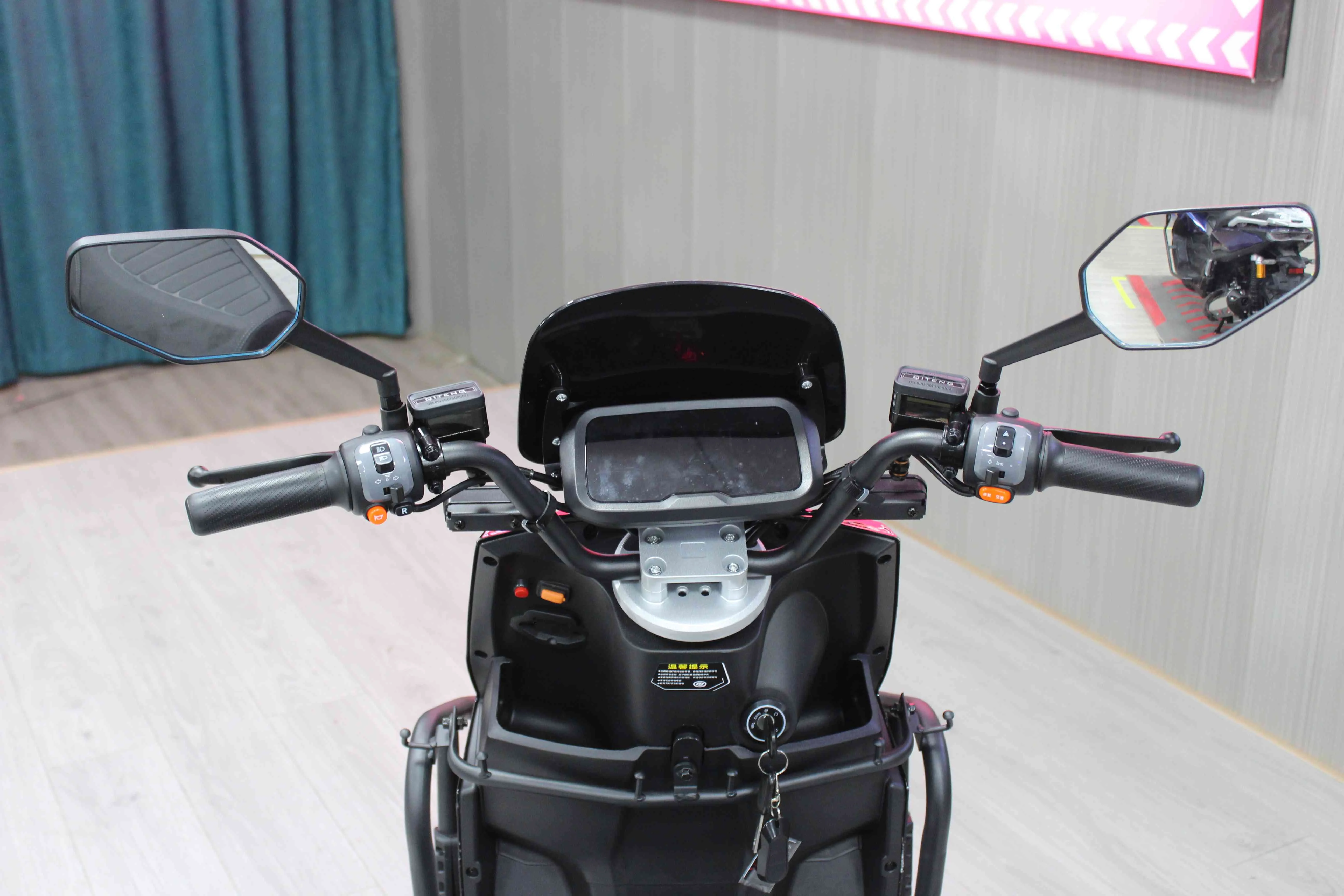 ৭২V ১২০০W ইলেকট্রিক স্কুটার