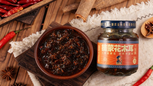 凉拌汁摘蒙花木耳下饭酱酱香醇厚,摘蒙花木耳下饭酱