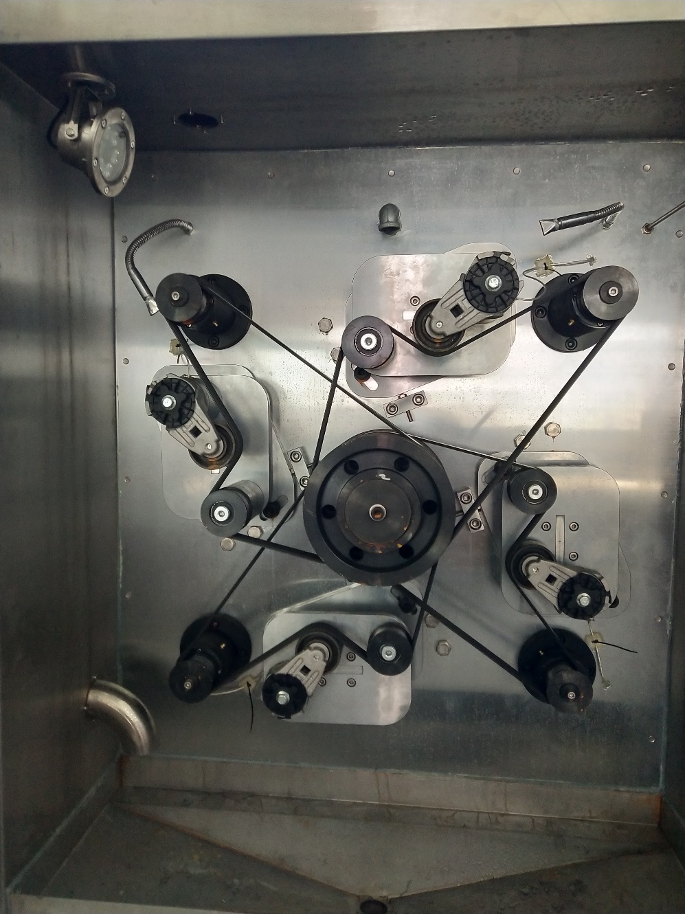 發(fā)動機輪系試驗機