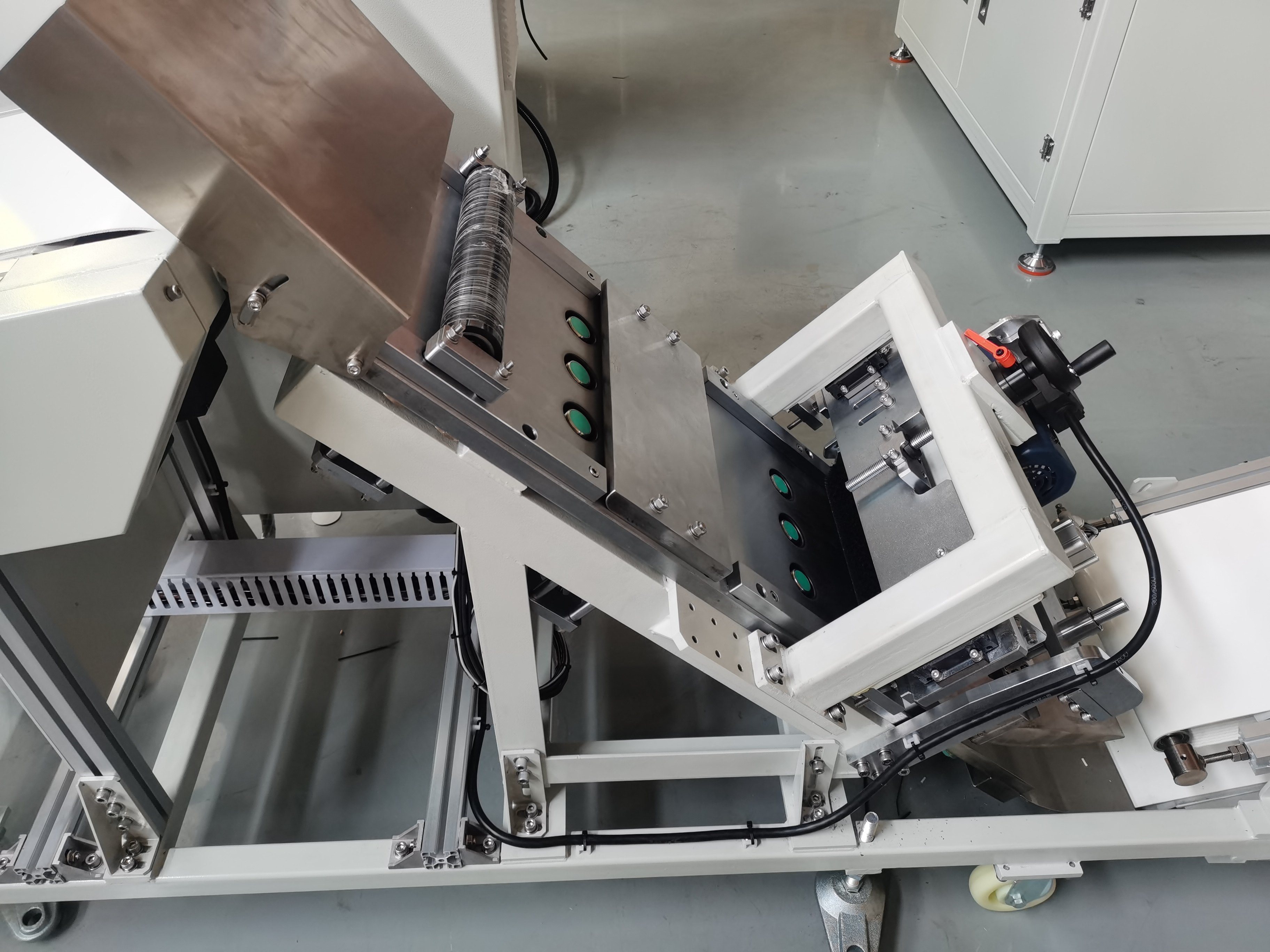 非標(biāo)自動(dòng)化設(shè)備定制市場(chǎng)需求激增，企業(yè)紛紛布局