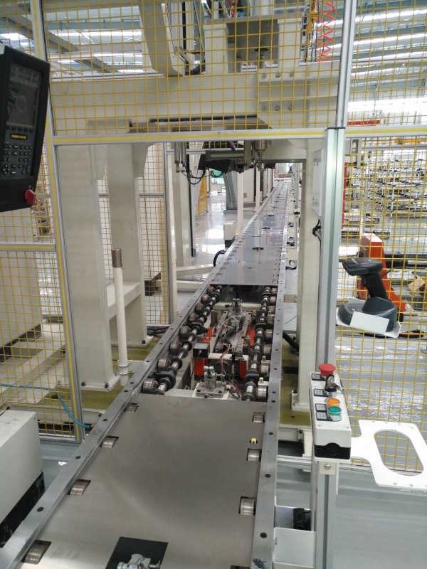發(fā)動(dòng)機(jī)裝配測(cè)試生產(chǎn)線