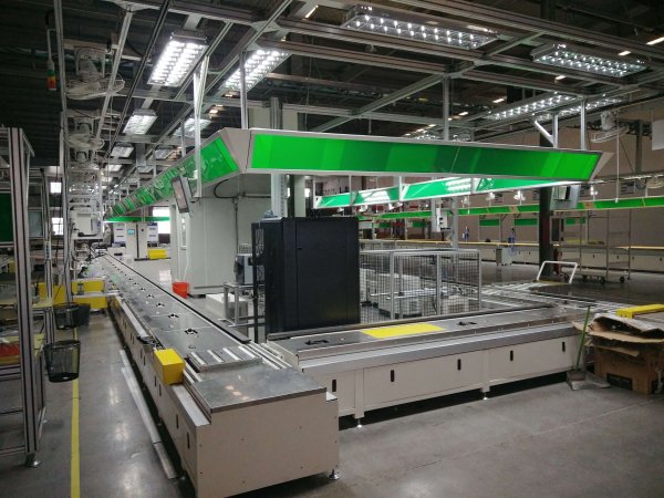 輕卡座椅組裝生產線