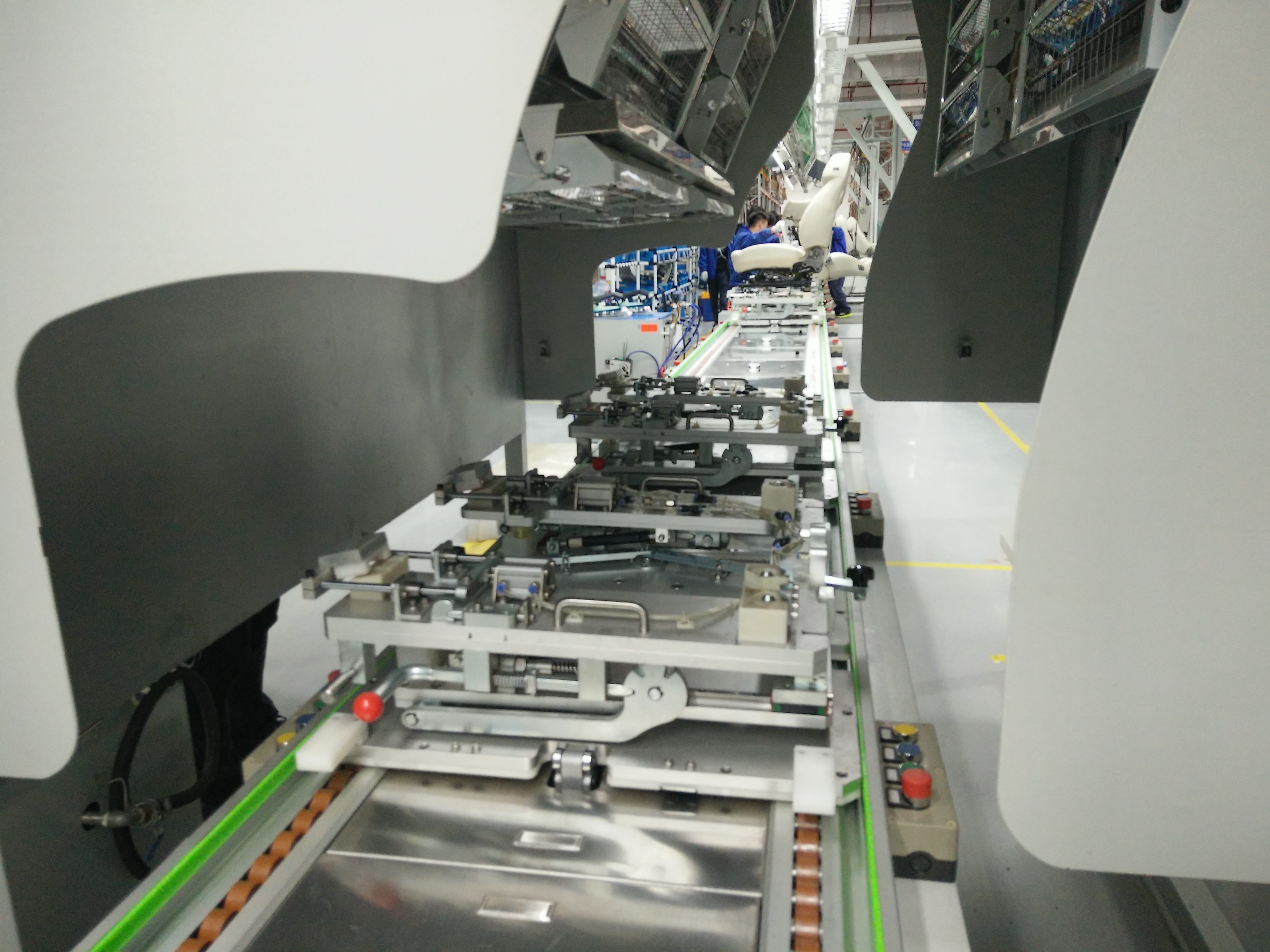 輕卡座椅組裝生產線