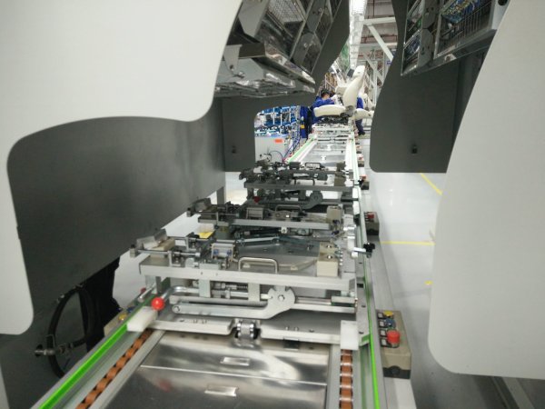 輕卡座椅組裝生產線