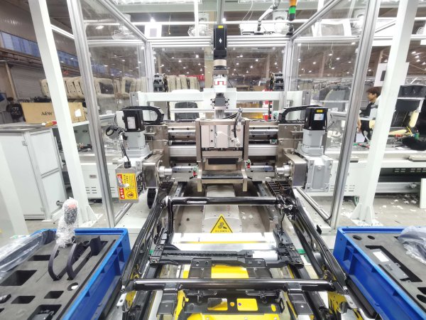 座椅升降扭簧自動組裝機