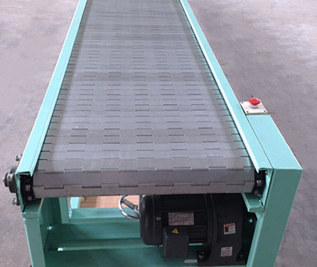 大傾角皮帶輸送機日常保養(yǎng)有哪些？