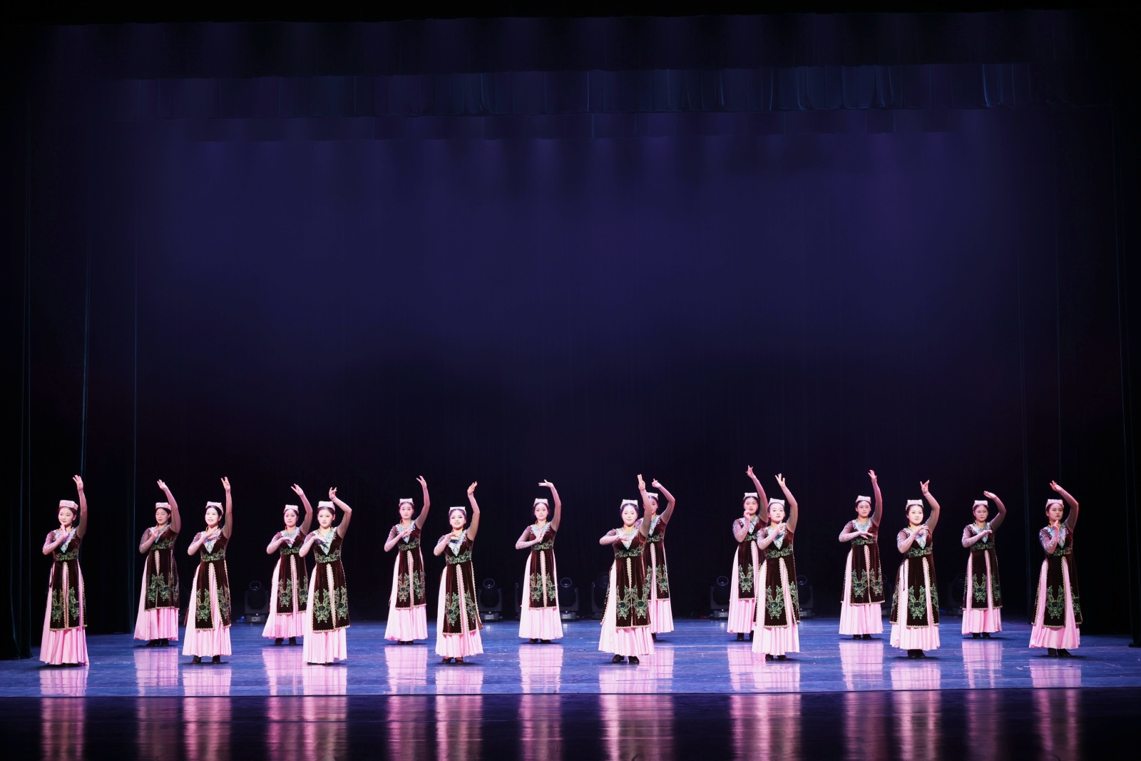 舞綻芳華 熠蓄春秋 蘇州高博職院2023級舞蹈表演教學成果匯報演出