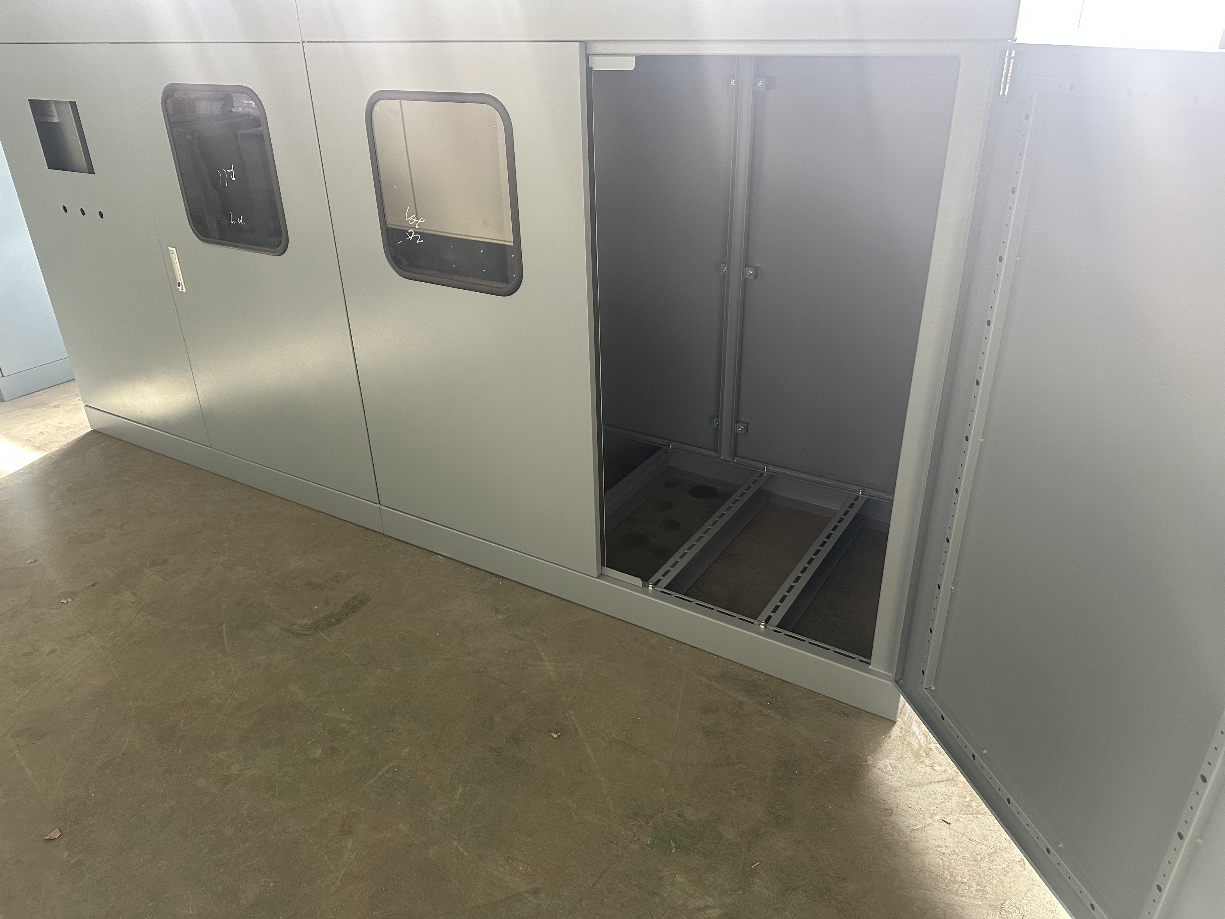 非標(biāo)機(jī)架.jpg 非標(biāo)機(jī)架.jpg