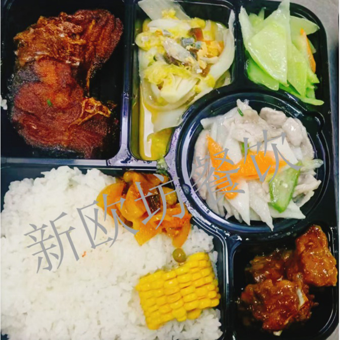 兩大葷兩小葷一素菜一醬菜一粗糧一酸奶一湯