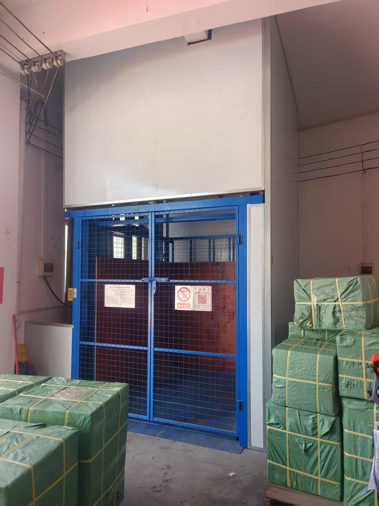 佛山升降货梯厂家：启登机械的定制方案