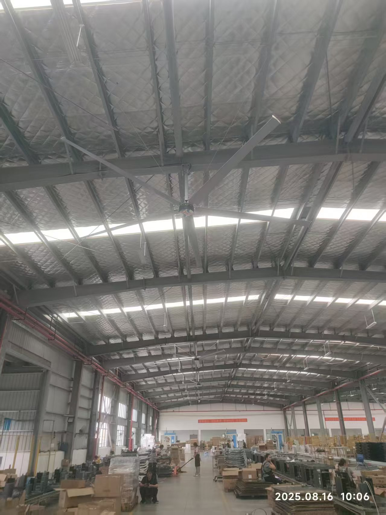 工業(yè)大風扇“上崗”貴陽電器產(chǎn)業(yè)園 為車間降溫送清涼-新悅動能