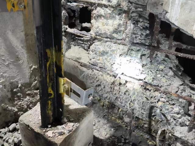 金屬屋面滲漏修復服務(wù)機構(gòu) 四川固潤恒安防水工程供應;