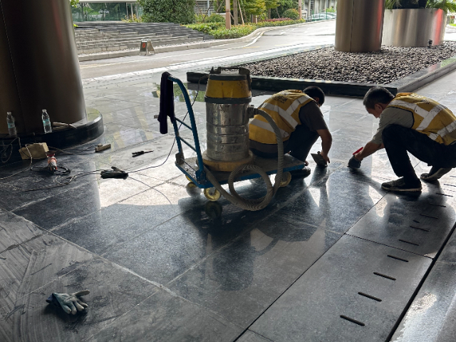 成都混凝土裂紋修補修補團隊 四川固潤恒安防水工程供應(yīng)