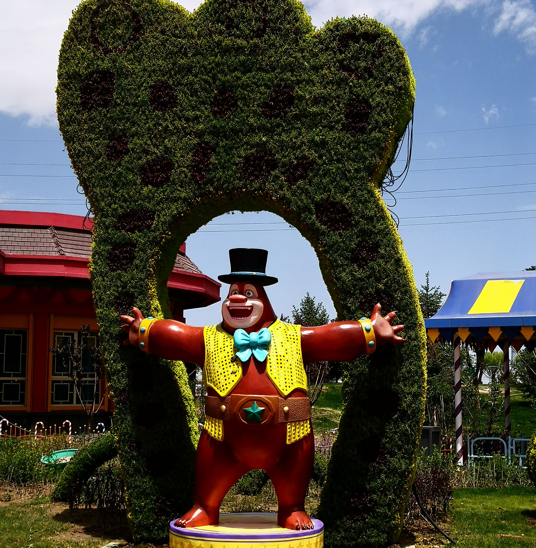 聯宏與方特合作案例：熊出沒IP玻璃鋼雕塑定制項目