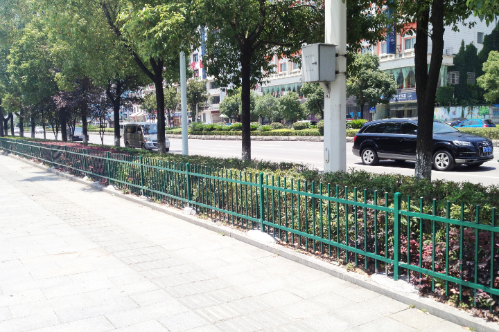 湖南草坪護欄廠家 歡迎咨詢 江蘇愛可青交通科技供應