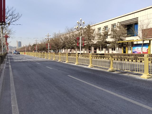 西藏可變道護欄哪家好,護欄
