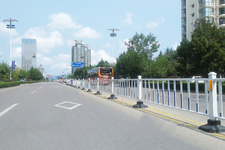 廣西城市道路護(hù)欄 歡迎咨詢 江蘇愛(ài)可青交通科技供應(yīng)